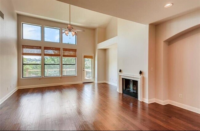 Foto del edificio - 6701 Covered Bridge Dr