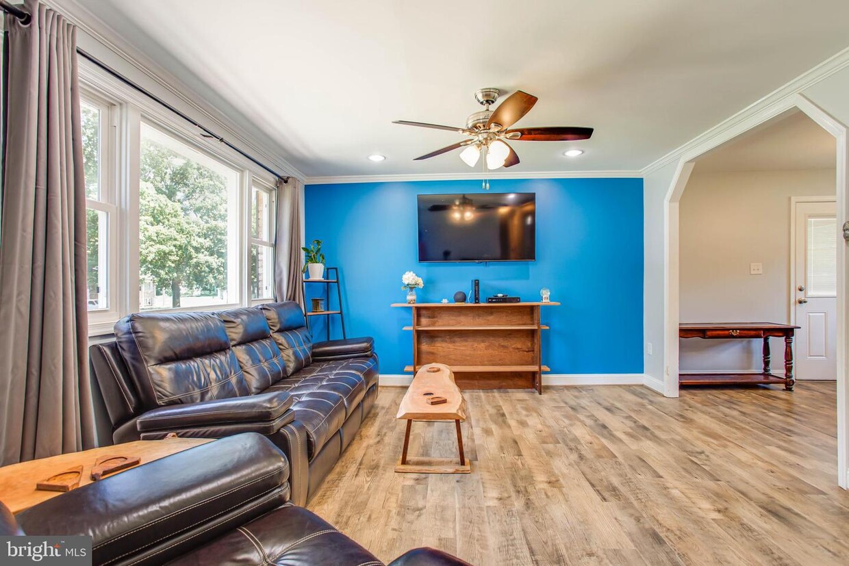 Foto principal - 7635 Poplar Rd