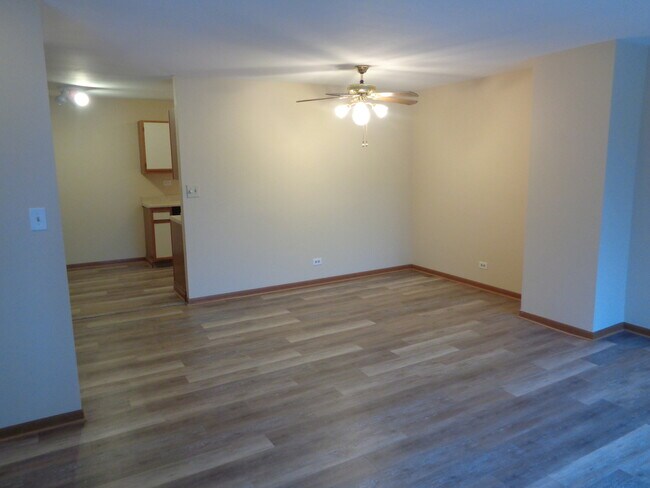 Building Photo - 302 Park Ridge Ln