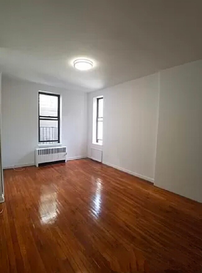 Building Photo - 201 W 91st St