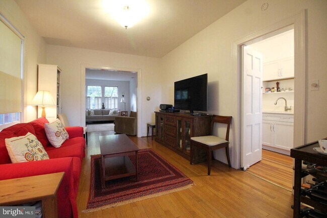 Foto del edificio - 3519 30th St NW