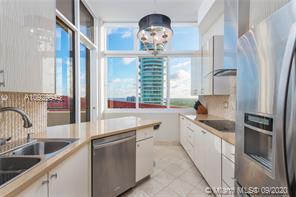 Foto del edificio - 1581 Brickell Ave