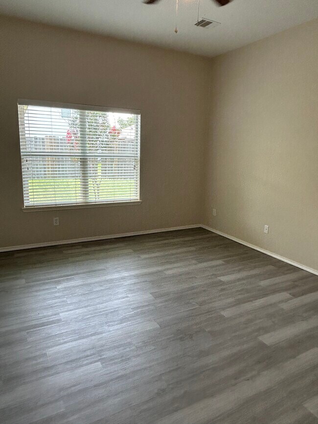 Foto del edificio - 24523 Colonial Birch Ln