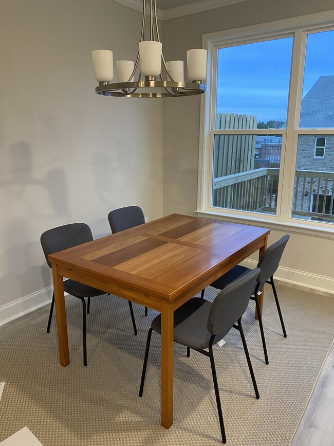 Foto del edificio - 1 Bed 1 Bathroom, New Townhouse, 3rd floor