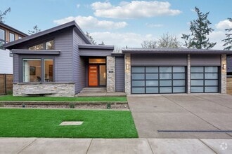 Building Photo - 4550 SW 59th Ave