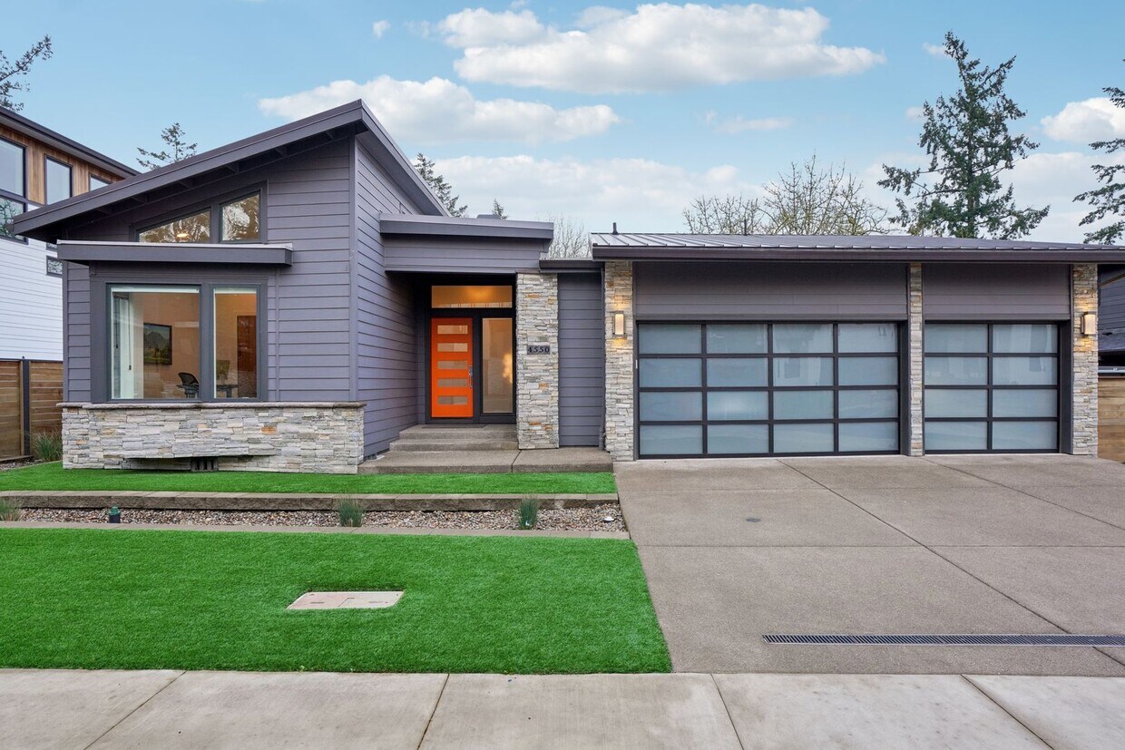Primary Photo - Luxury Living Surrounded by Tranquility an...