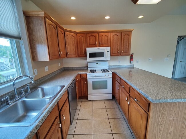 Photo - 1003 California Ave Apartment