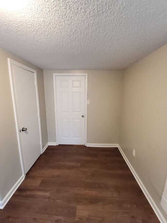 Foto del edificio - Welcome to this charming 3-bedroom, 1-bath...