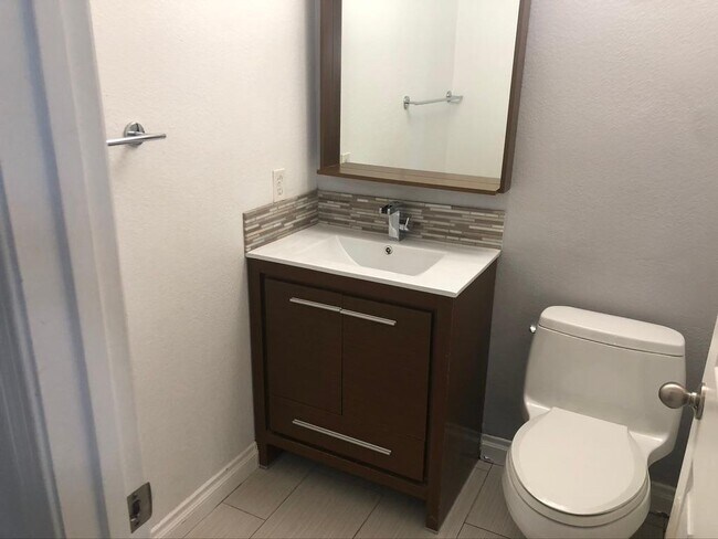 Building Photo - 10110 Diamond Head Ct