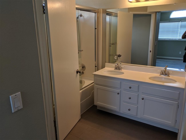 Building Photo - 5443 Andromeda Cir