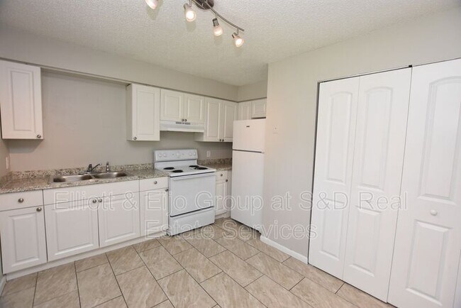 Building Photo - 3838 Deeson Rd