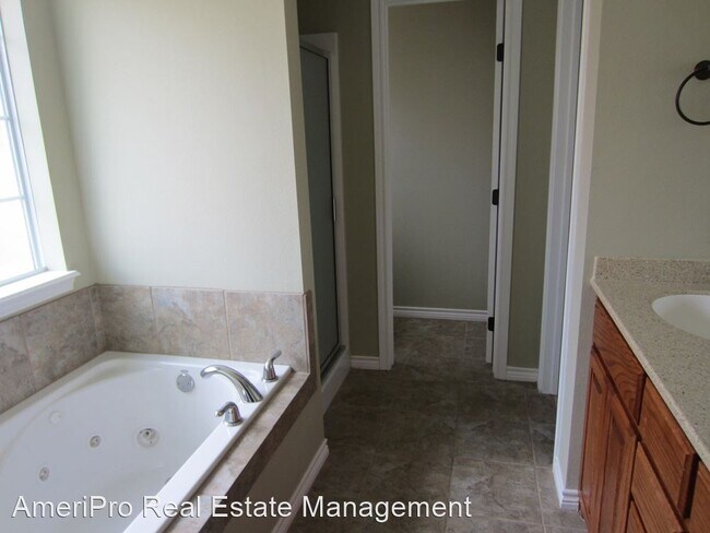 Foto del edificio - 3 br, 2 bath House - 1201 BRIAR CLIFF PATH