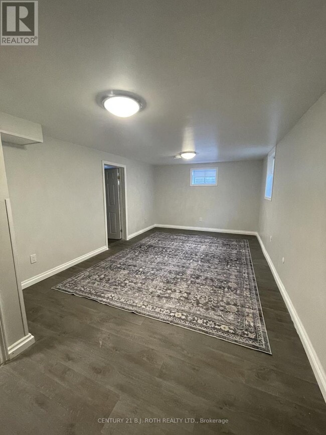 Building Photo - 8 Daphne Crescent