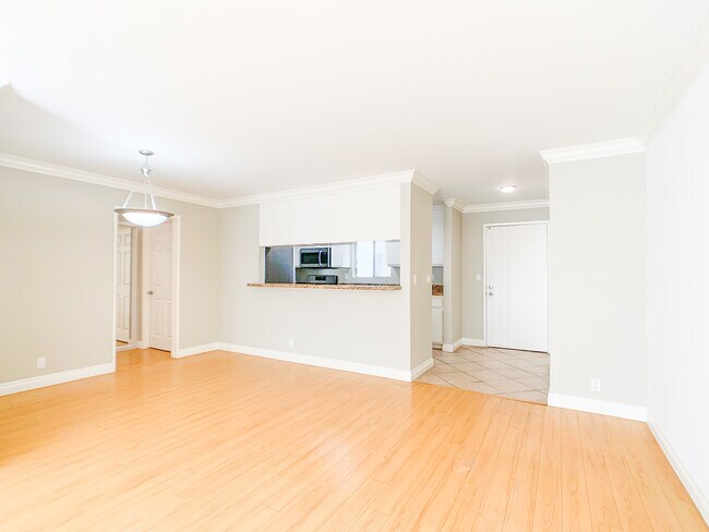 Foto del edificio - 12760 Caswell Ave