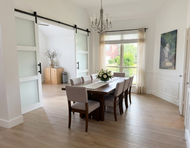 Foto del edificio - Beautiful single-story home for lease