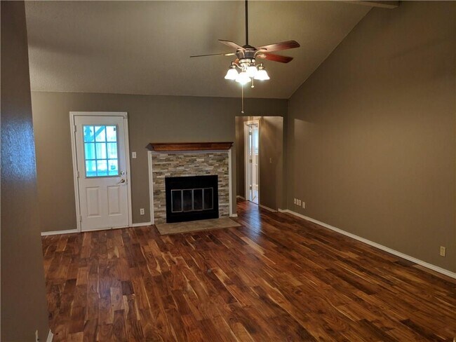 Building Photo - 1800 Krizan Ave