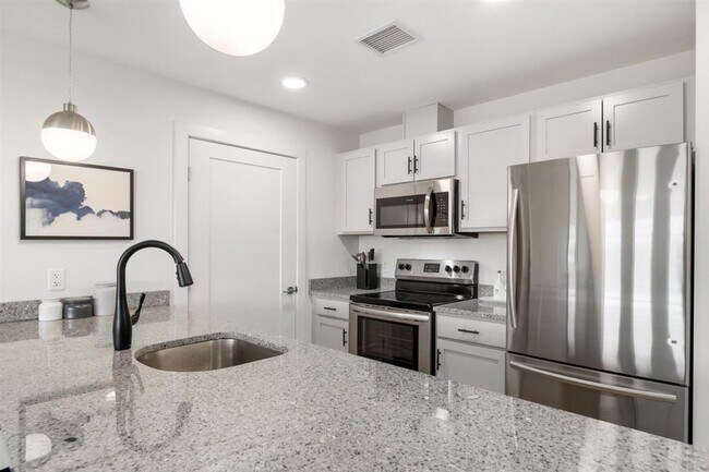 Building Photo - Brand New Luxury Apartments