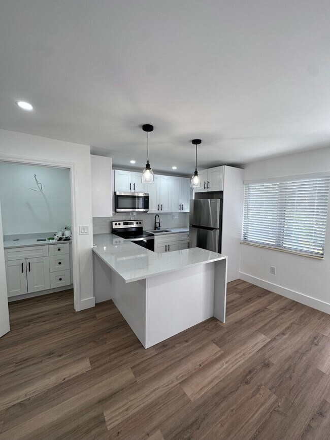 Building Photo - 4609 Bougainvilla Dr