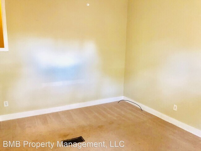 Building Photo - 3 br, 1 bath House - 2101 Plum Street