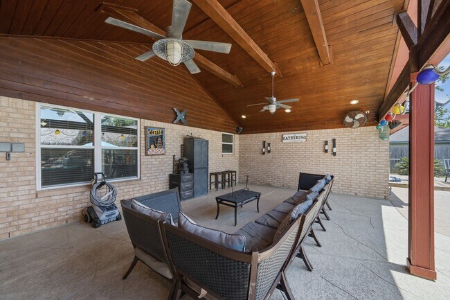 Building Photo - 2607 Brom-Bones Dr