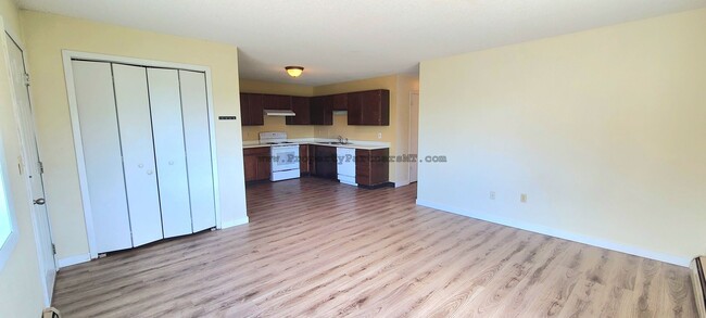 Building Photo - 413 S 20th Ave