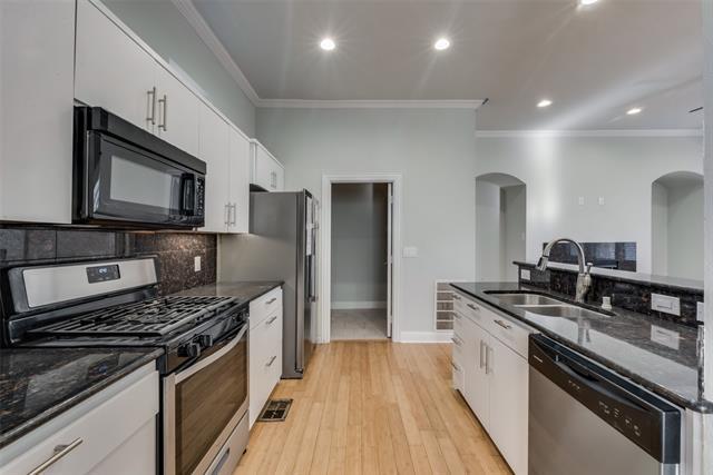 Foto del edificio - 4432 Bowser Ave