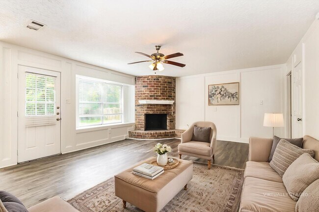 Foto del edificio - 24106 Creekview Dr