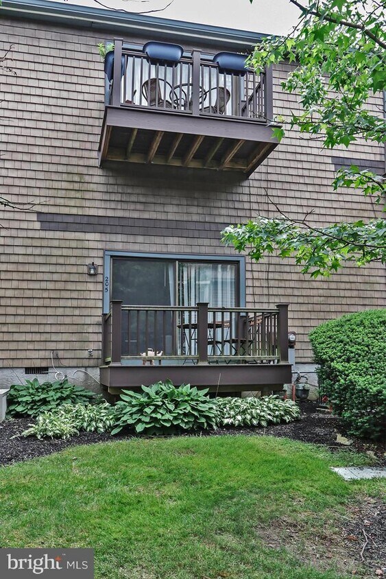 Foto principal - 205 Kings Croft Dr