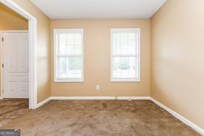 Building Photo - 145 Tara Way