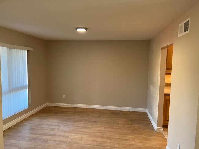 Foto del edificio - Leisure Village Home near the Rec Center now available