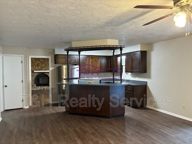 Building Photo - 138 Chitwood Dr