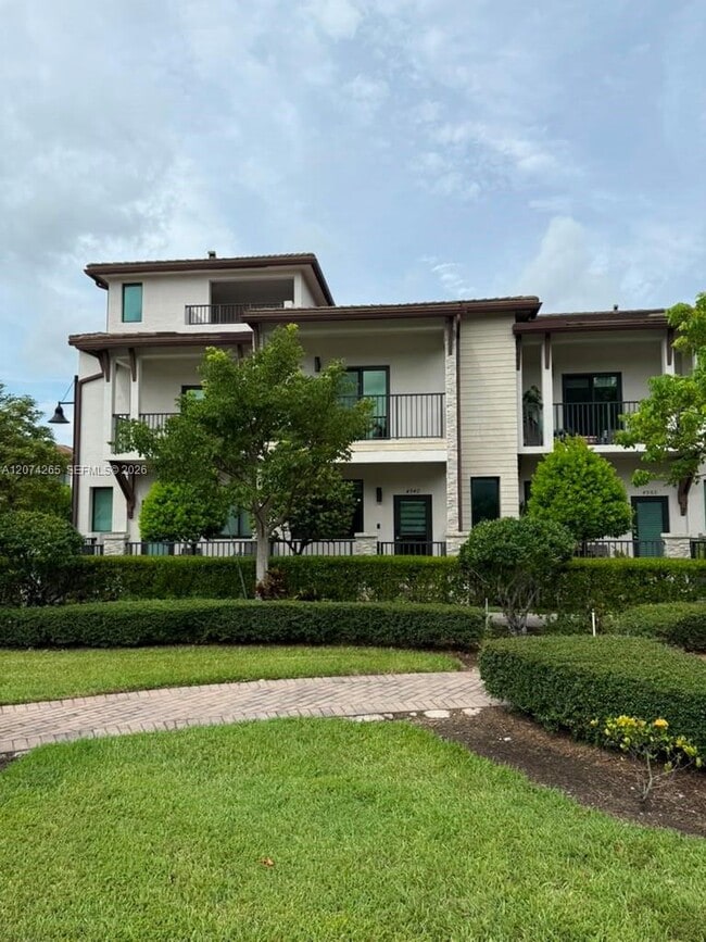 Building Photo - 4940 NW 83rd Ave
