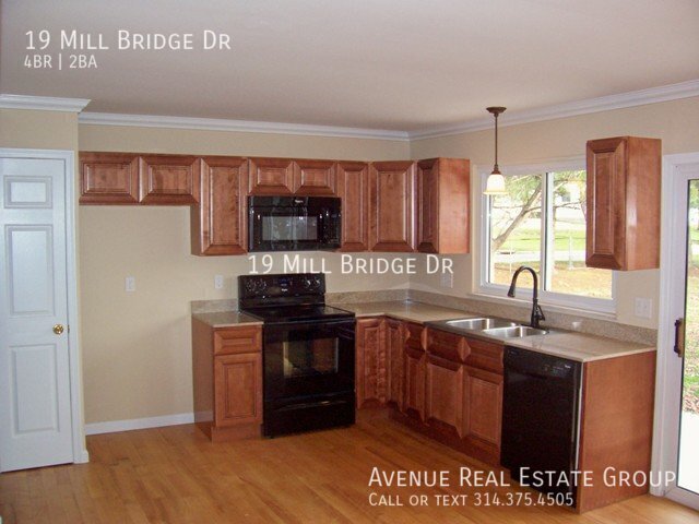 Building Photo - Beautiful 4BR St. Peter's Home!