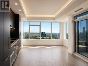 Building Photo - 609 Sherbourne St