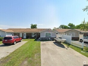 Building Photo - 2417 Johnson Dr