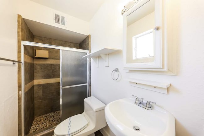 Building Photo - 4908 W Catalina Dr