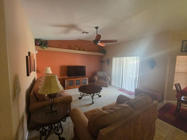 Foto del edificio - 2325 Palo Verde Blvd N
