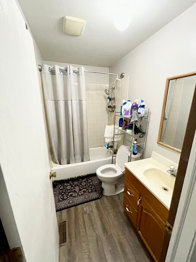 26W415 Cooley Ave, Winfield, IL 60190 House Rental in Winfield, IL