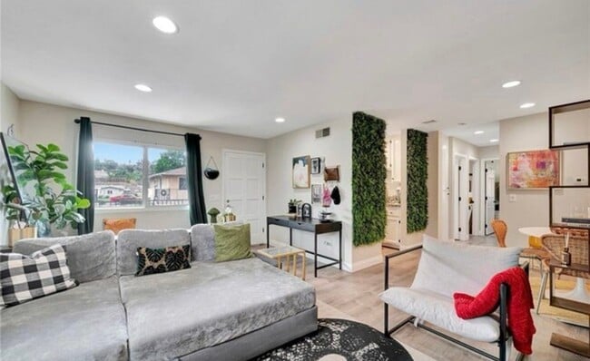 Foto del edificio - 12115 Wintergreen Dr