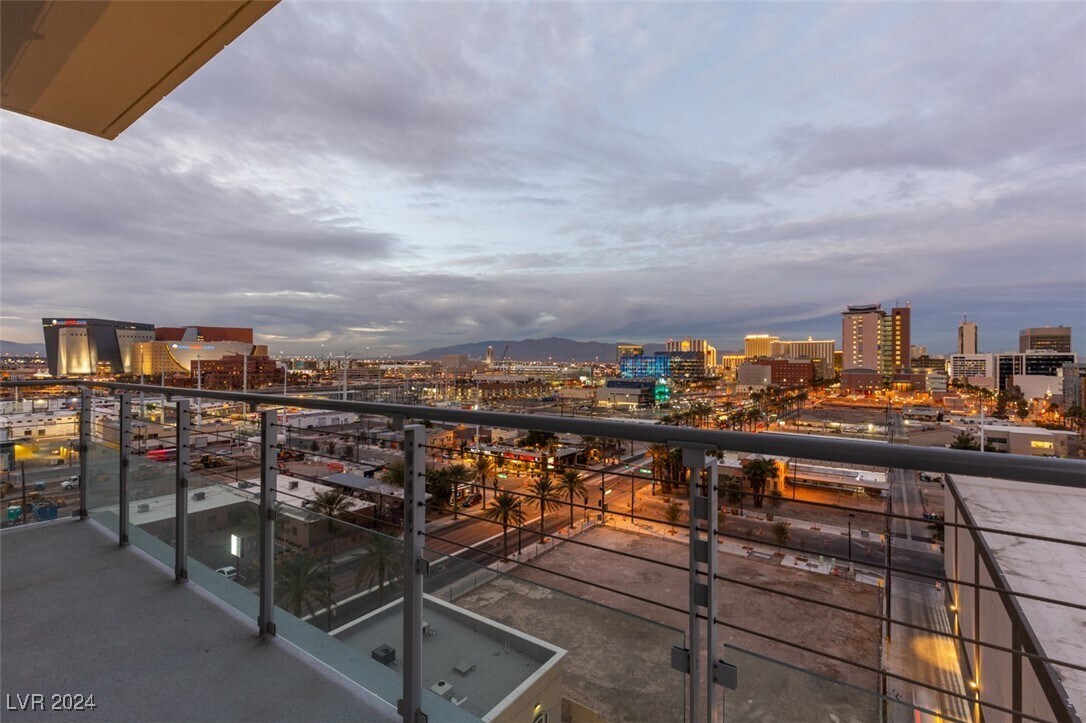 200 Hoover Ave Unit 809, Las Vegas, NV 89101 Condo for Rent in Las