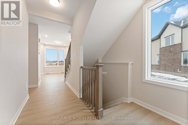 Building Photo - 364 Les Emmerson Dr