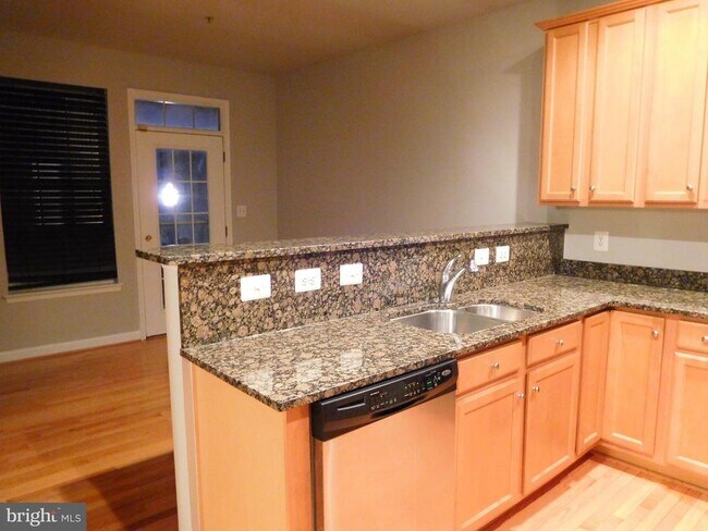 Foto del edificio - 4302 Talmadge Cir