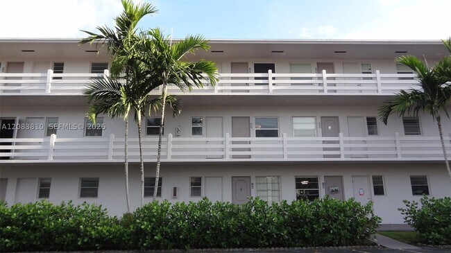Foto del edificio - 700 Layne Blvd