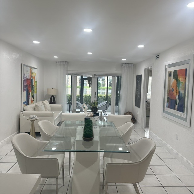 Building Photo - 8875A Fontainebleau Blvd