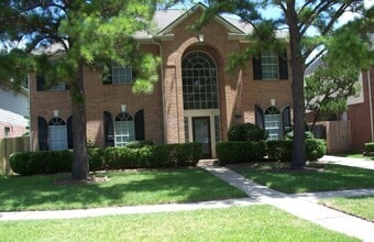 Building Photo - 20736 Fawnbrook Ct