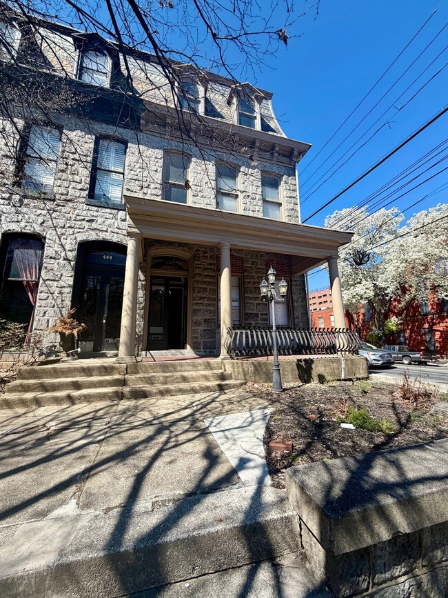 Building Photo - 446 N Duke St