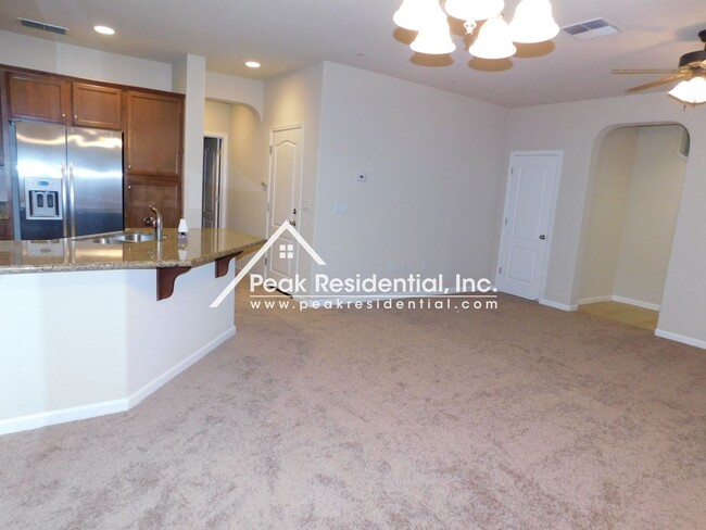 Building Photo - 3 br, 3 bath House - 9036 Crescenda Lane