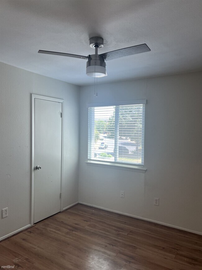 Foto del edificio - 2 br, 1.5 bath 4plex - 3458 Willowrun Drive B