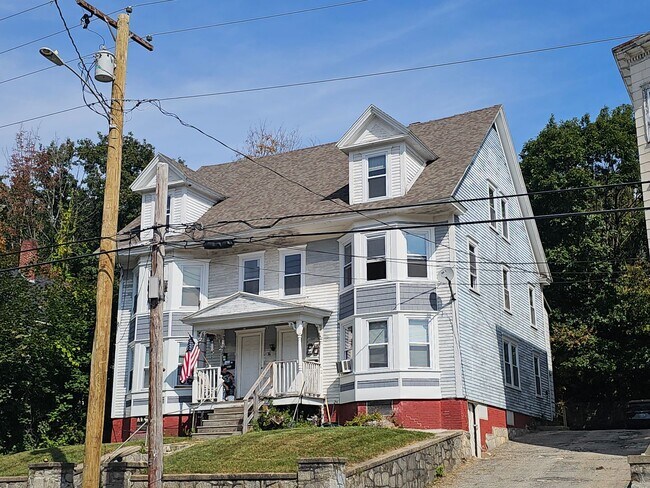 Building Photo - 36 Spruce St
