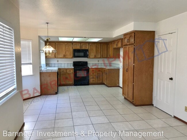 Building Photo - 3 br, 2.5 bath House - 1902 Woodcrest Ct